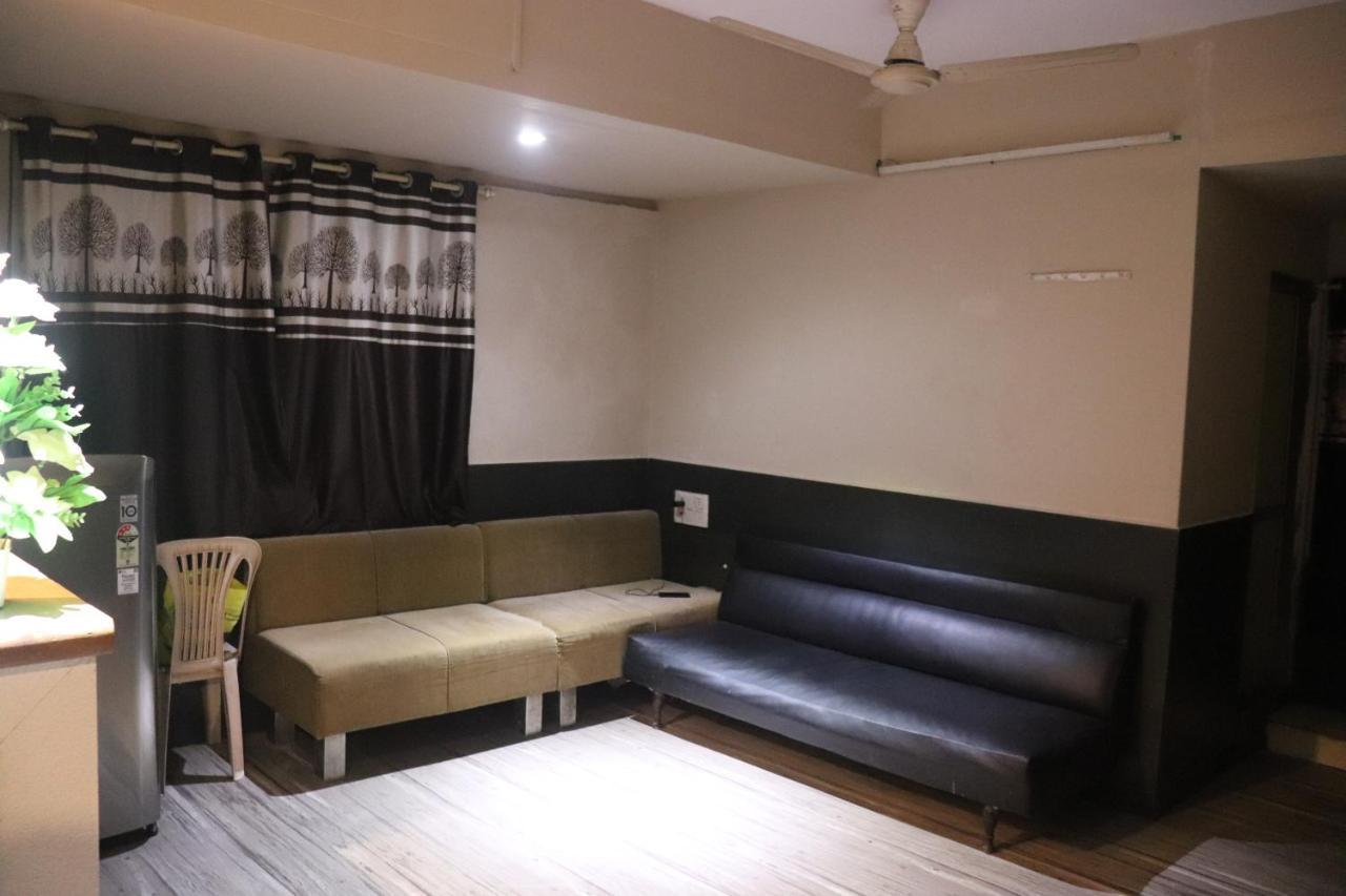Hotel Harmony Jamnagar Bagian luar foto